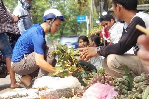 Kinh tế Lấy chợ nuôi chợ