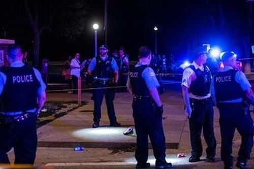 Xả súng liên tiếp trong đêm tại Chicago gây nhiều thương vong