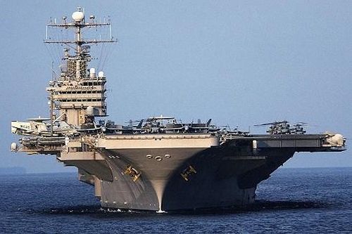 Rơi từ tàu sân bay, thủy thủ Mỹ mất tích bí ẩn trong vùng biển gần Iran