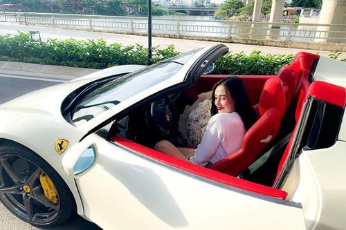 Ferrari 458 Spider thứ 2 cập bến VN, thuộc sở hữu hot girl Sài thành