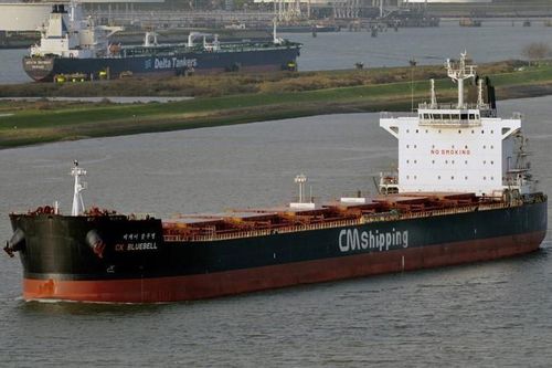 Hải tặc cướp tàu Hàn Quốc gần Singapore, lột cả giày thủy thủ