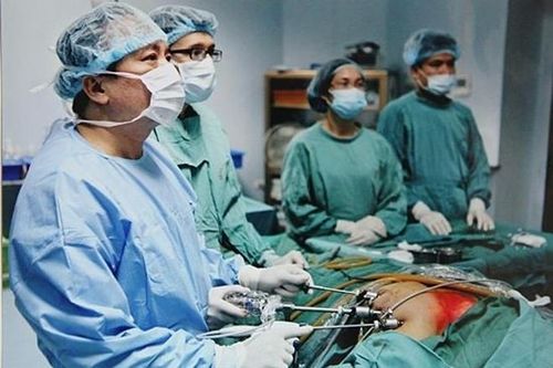 Khi bác sĩ được trao kỷ lục Việt Nam
