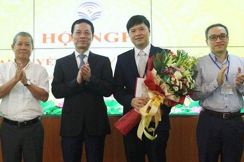 Bộ TT&TT, Tổng cục Hải quan bổ nhiệm nhân sự mới