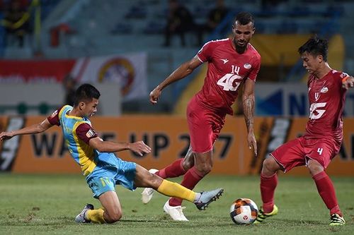 Hà Nội FC áp sát ngôi đầu bảng