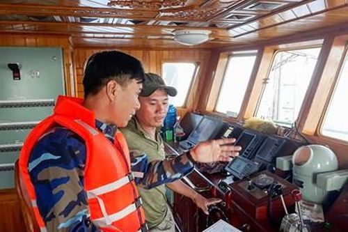 Điểm tựa cho ngư dân vươn khơi, bám biển