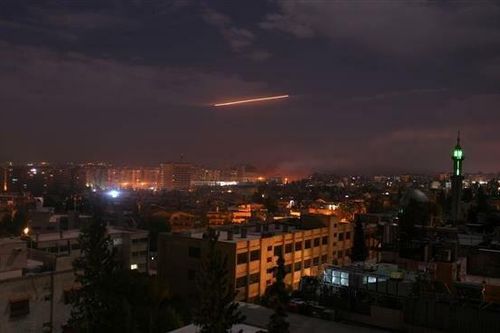 Không lực Syria chặn đứng hỏa lực thù địch ở Hama