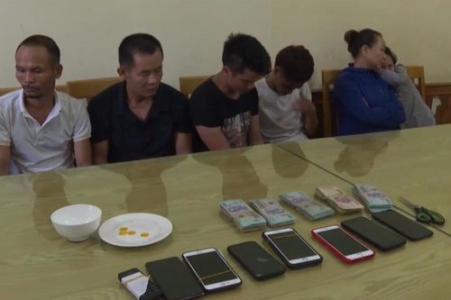 Phú Thọ: 'Nữ quái' mở sới bạc trên sông Đà