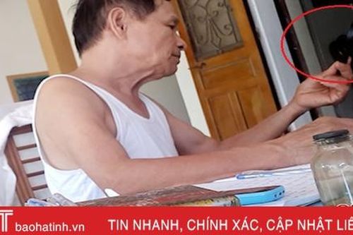 'Thầy lang' Hà Tĩnh dùng kính lúp chẩn đoán... bệnh dại!