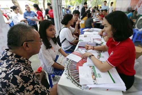 Trường đại học nào xác định điểm sàn thấp là tự thừa nhận vị trí kém