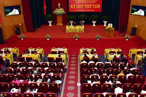 Buổi chiều ngày làm việc thứ I Kỳ họp thứ 8 HĐND tỉnh khóa XVIII: Nghe các báo cáo giám sát, thông qua các dự thảo nghị quyết; miễn nhiệm, bầu bổ sung Ủy viên UBND tỉnh khóa XVIII, nhiệm kỳ 2016 - 2021.