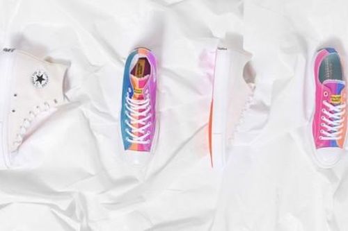 Kinh tế Khoa học - công nghệ Độc đáo giày đổi màu Converse