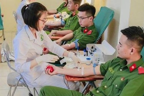 Học viện CSND tham gia chương trình 'Ấm tình quân dân' tại Hà Nam