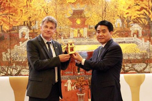 Đảng Cộng sản Pháp sẽ vận động các doanh nghiệp Pháp đẩy mạnh đầu tư vào Việt Nam