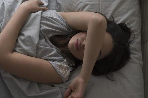 Nếu có những bất thường như thế này trong khi ngủ, có thể gan của bạn đã bị tổn hại nghiêm trọng