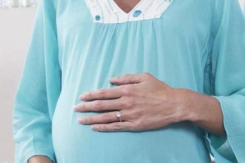 Đẻ xong mới biết bệnh viện cấy nhầm phôi người khác