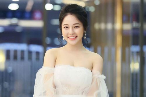 Hot girl Trâm Anh lần đầu check-in mạng xã hội sau 3 tháng im lặng
