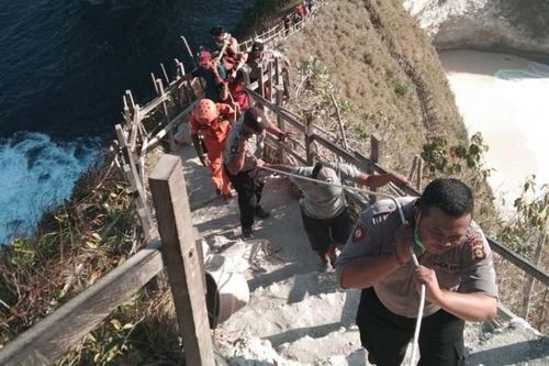 Du khách Việt thiệt mạng do bị sóng cao 6 m cuốn trôi khi du lịch Bali