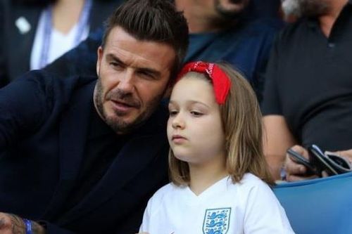 Harper Beckham xinh đẹp và sành điệu khi đi du lịch cùng gia đình