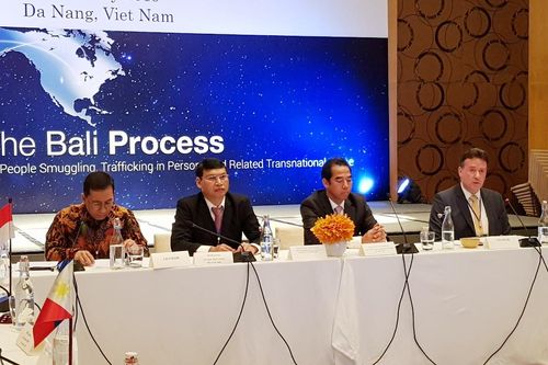 Việt Nam kiên quvết phòng, chống di cư trái phép và mua bán người
