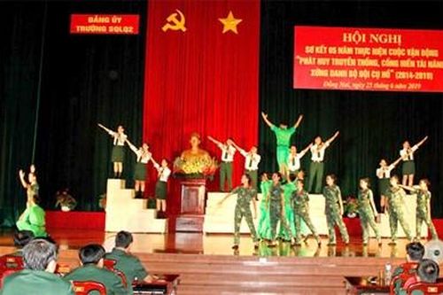 Hào khí miền Đông 'gian lao mà anh dũng' của Trường Sĩ quan Lục quân 2 lên sân khấu