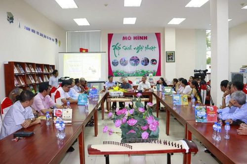 Nhạc sư Vĩnh Bảo kể chuyện cũ đất Sen hồng