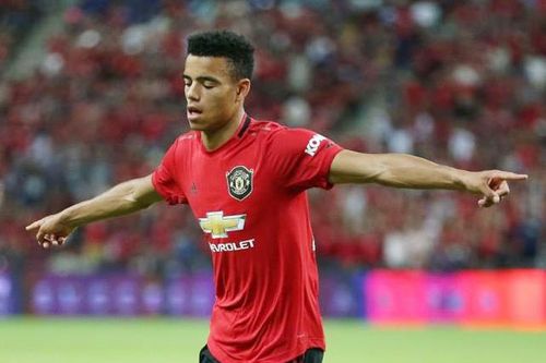 Fan MU ngỡ ngàng vì Greenwood ghi bàn giống hệt Van Persie
