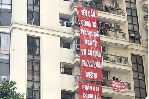 Tụ tập, treo biểu ngữ phản đối, dân chung cư cùng đường đòi quyền lợi