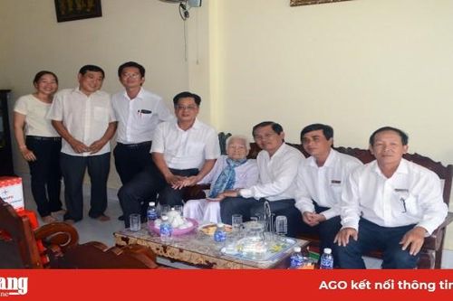 Chung tay chăm lo cho các gia đình chính sách
