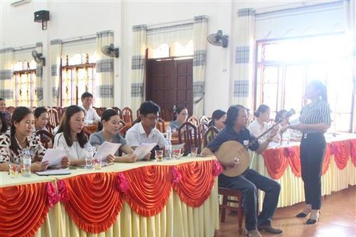 Tập huấn nghệ thuật bài chòi