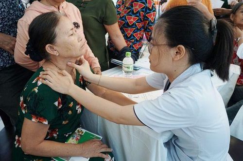 Đà Nẵng khám sàng lọc miễn phí bệnh lý tuyến giáp cho người dân