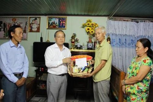 Chính trị - Xã hội An sinh xã hội Chủ tịch UBND tỉnh Phan Ngọc Thọ thăm gia đình chính sách khu vực Thượng Thành - Eo Bầu