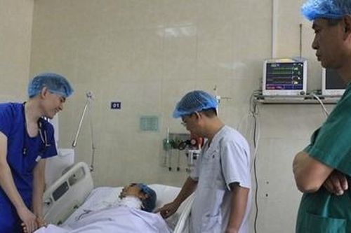Cứu sống nam thanh niên bị đứt rời động mạch cổ