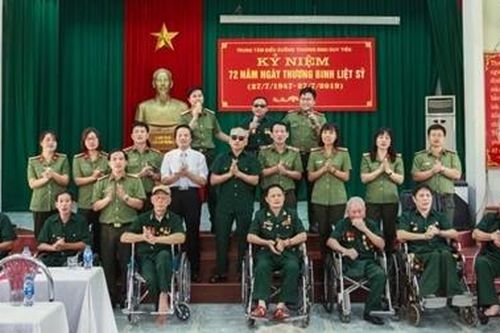 Học viện ANND thăm, tặng quà Trung tâm điều dưỡng thương binh Duy Tiên