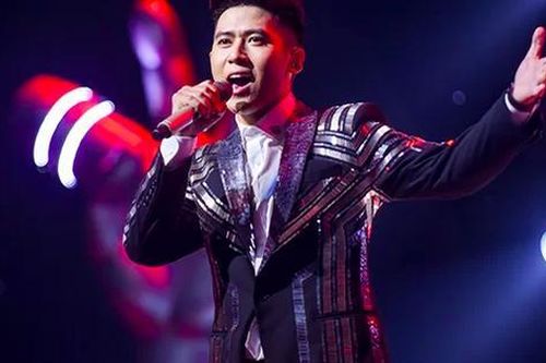 'Quán quân The Voice 2019' Hoàng Đức Thịnh bỏ học đại học để theo đuổi đam mê