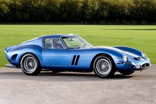 Cụ ông ngồi trên 'đống vàng' Ferrari 250 GTO nhưng bán giá rẻ mạt