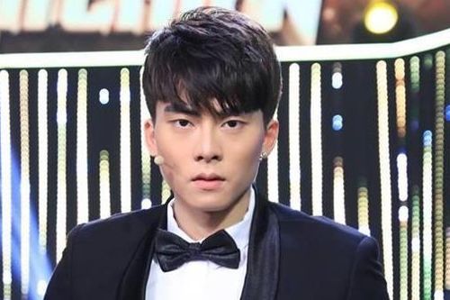 Quán quân 'Quý ông đại chiến' bị tố xúc phạm cộng đồng LGBT