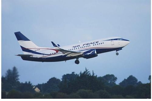 Boeing 737 rơi bánh khi hạ cánh tại Nigeria