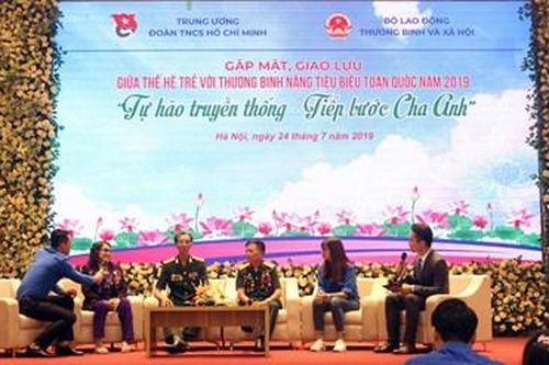 Giao lưu giữa thế hệ trẻ với thương binh nặng tiêu biểu toàn quốc