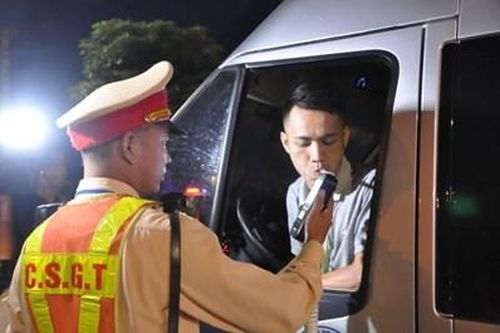 Tăng cường tuần tra, kiểm soát các phương tiện tham gia giao thông trên tuyến Quốc lộ 1A