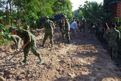 Phối hợp xây dựng thế trận lòng dân vững chắc