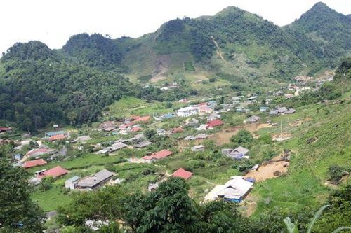 Lóng Luông - từ Tàng 'Keangnam' đến bản người Mông trồng bơ trồng mận...