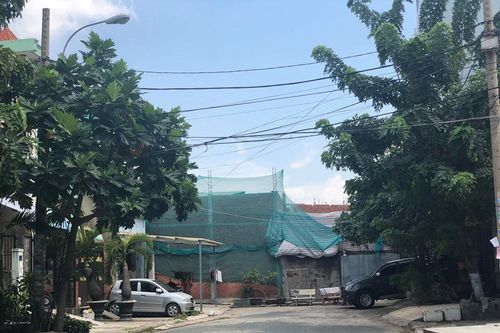 Dân 'khóc ròng' vì bị bít đường suốt 16 năm