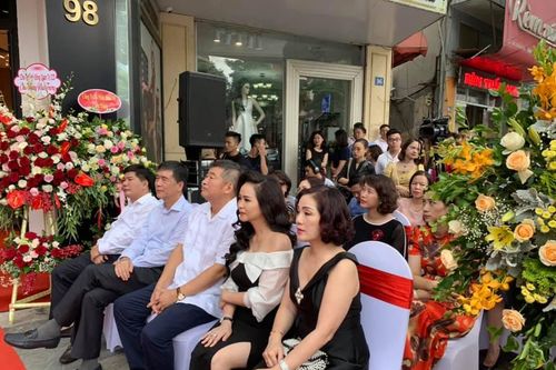Tổng công ty Đức Giang khai trương Showroom thời trang thứ 23