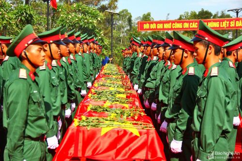 Hành trình đưa đồng đội về quê hương trên đất bạn Lào