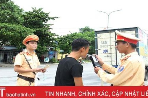 Vũ Quang xử lý 40 trường hợp vi phạm ATGT sau 1 tuần ra quân