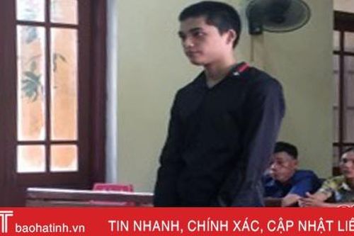 Dùng kiếm chém thầy dạy cắt tóc, lĩnh án 12 tháng tù