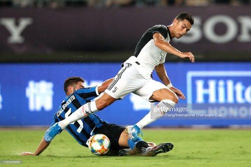 Tân binh 85 triệu euro 'bóp team', Ronaldo lập siêu phẩm giải cứu Juventus