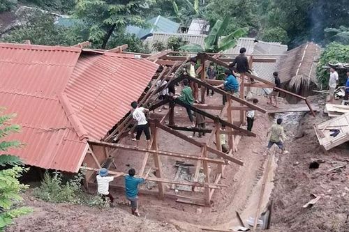 Di dời khẩn cấp 1 hộ dân ra khỏi vùng có nguy cơ sạt lở