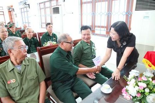 Gần 29 nghìn đối tượng người có công được tặng quà nhân dịp 27/7