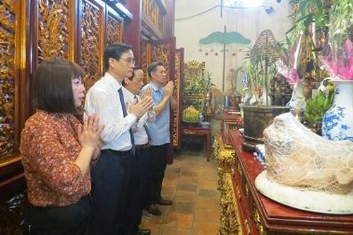 Đoàn đại biểu MTTQ tỉnh Phú Thọ: Dâng hương tưởng niệm các Vua Hùng